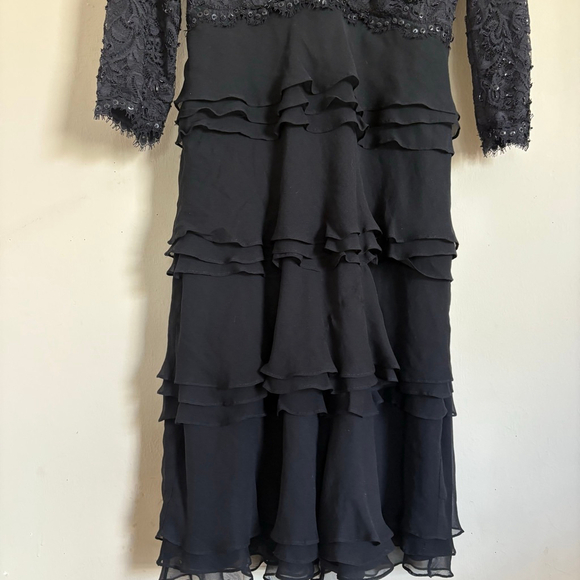 Women's Tadashi Collection Black Lace Tiered Midi Dress Size 6 - Picture 8 of 14